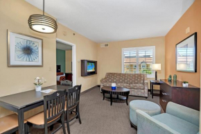 Modern Apartment with Queen Suite - BBQ & Games